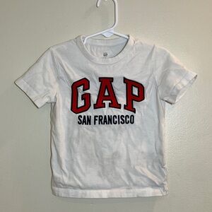 GAP tshirt